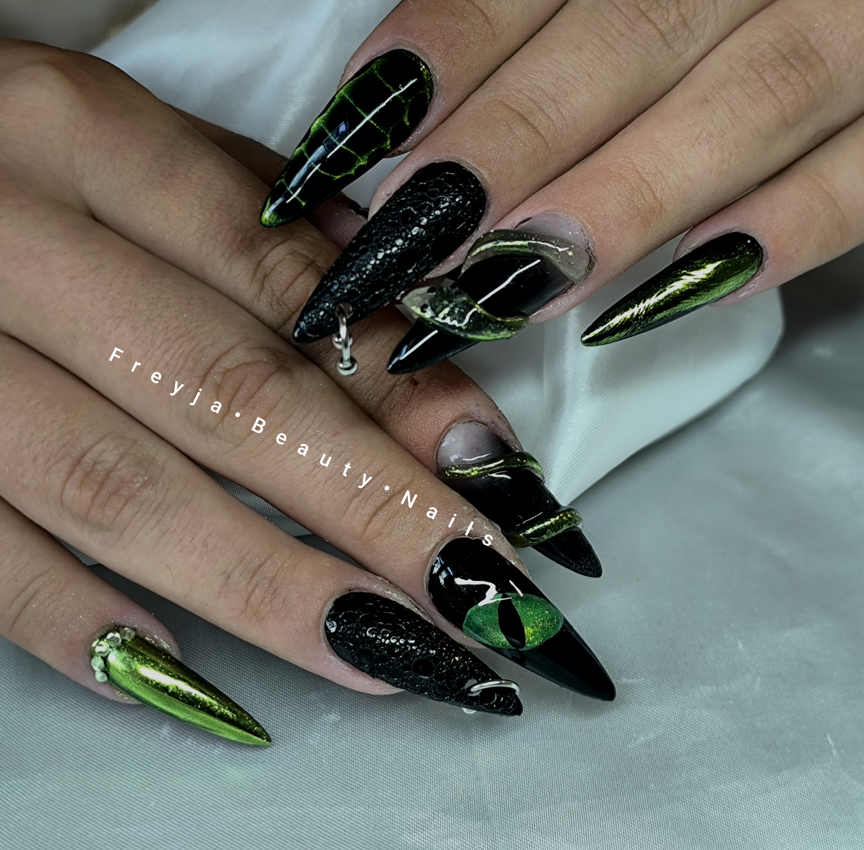 freya_beauty_nails