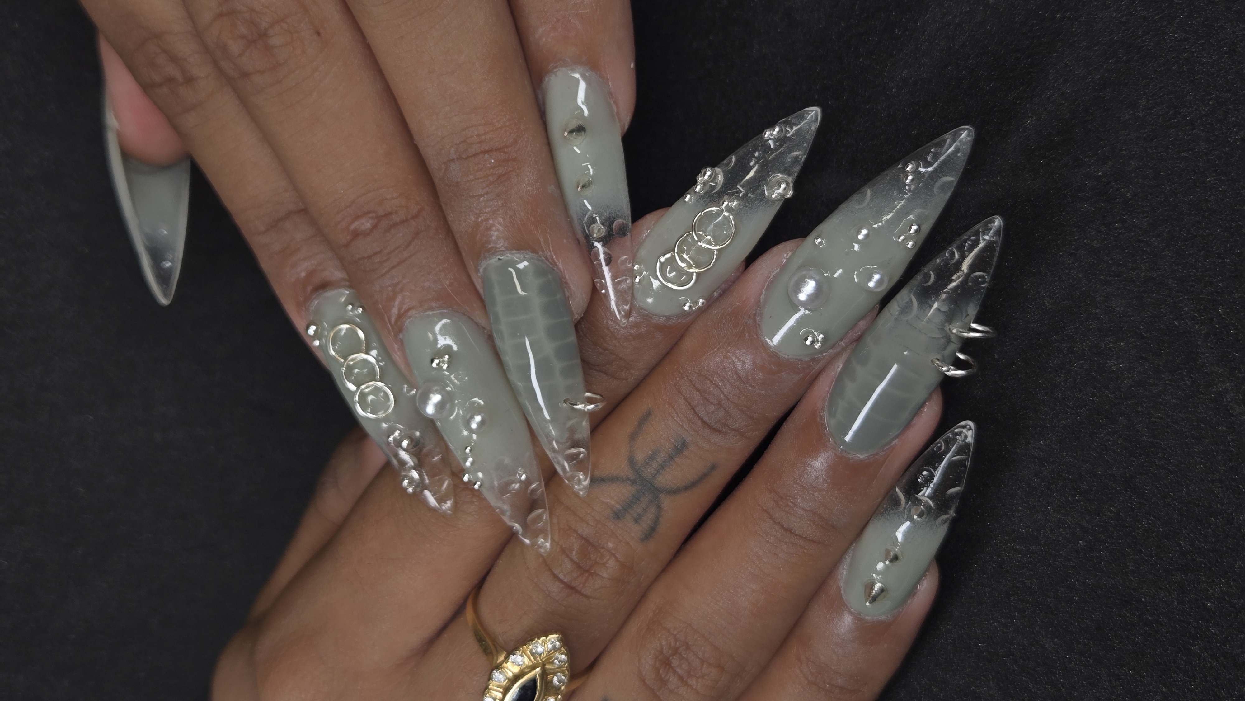 ✧ Grey Iced ✧