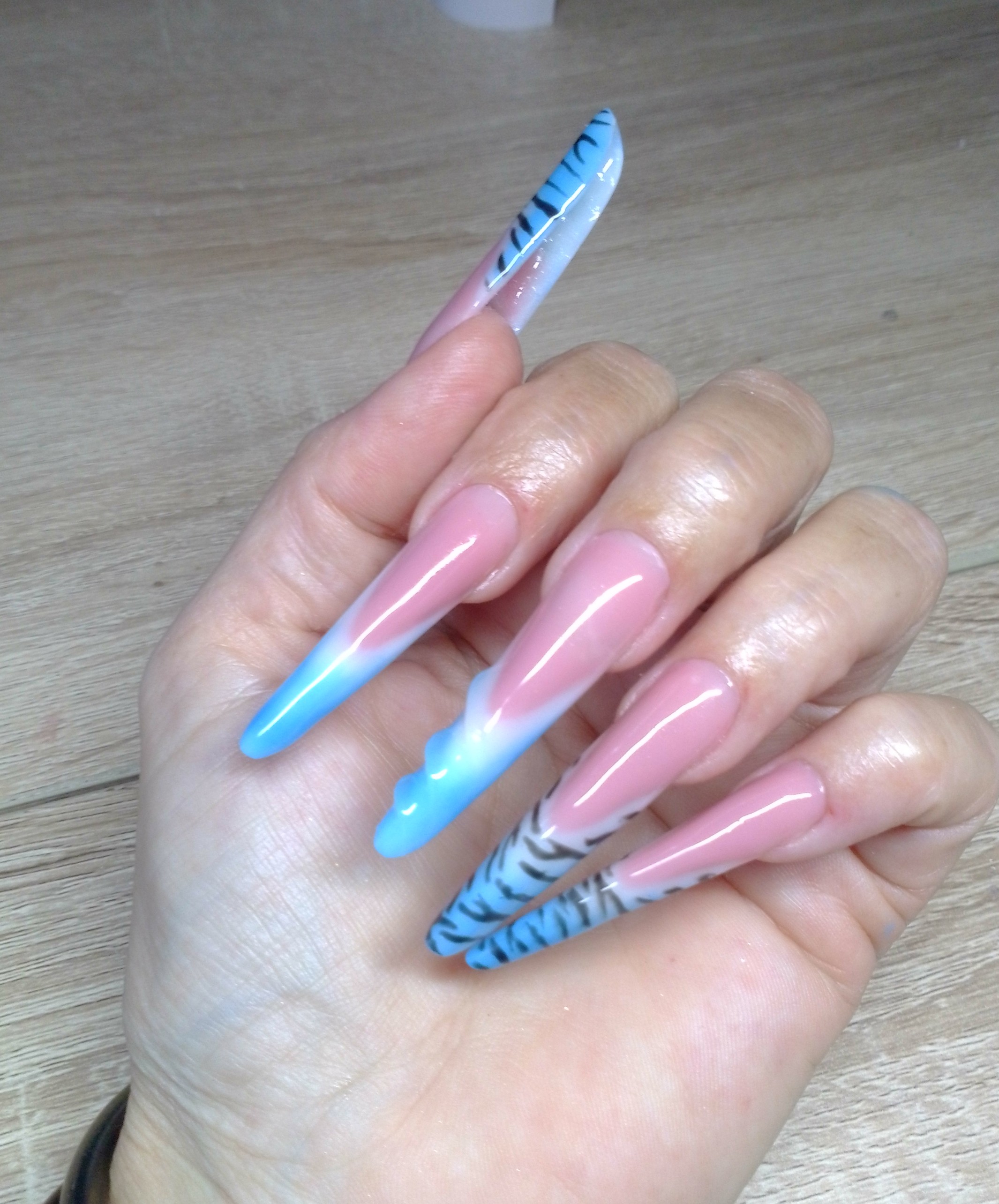 ronynails