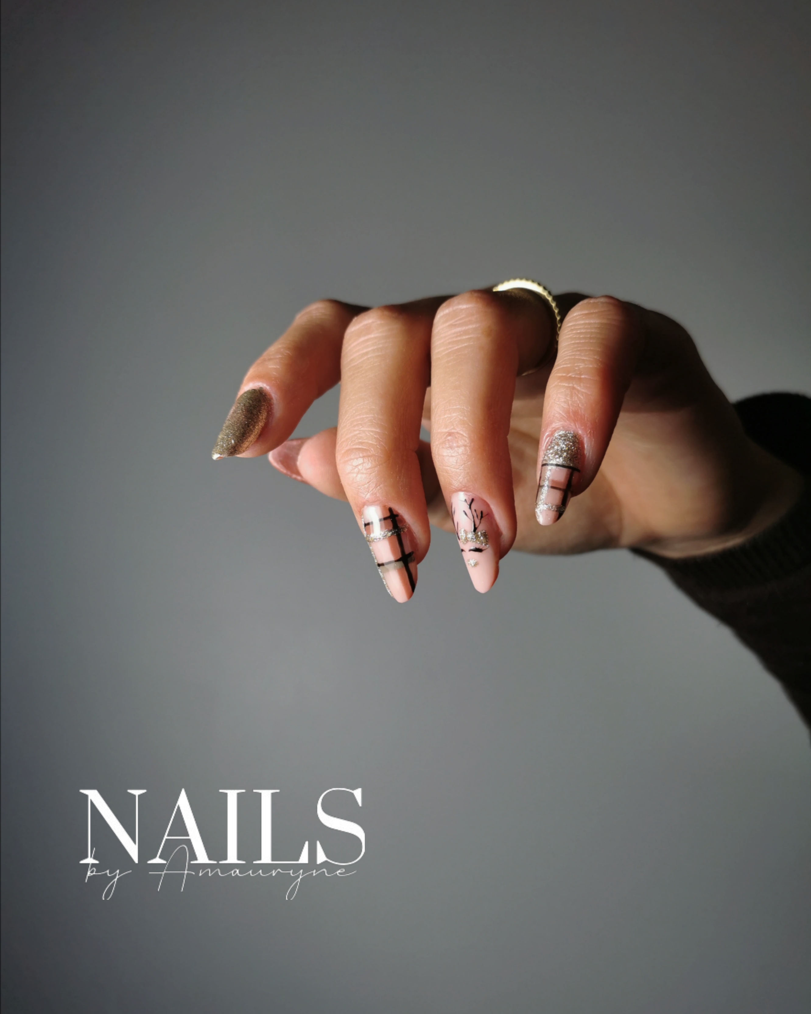 Rallongement taille M et son nails art de Noël 