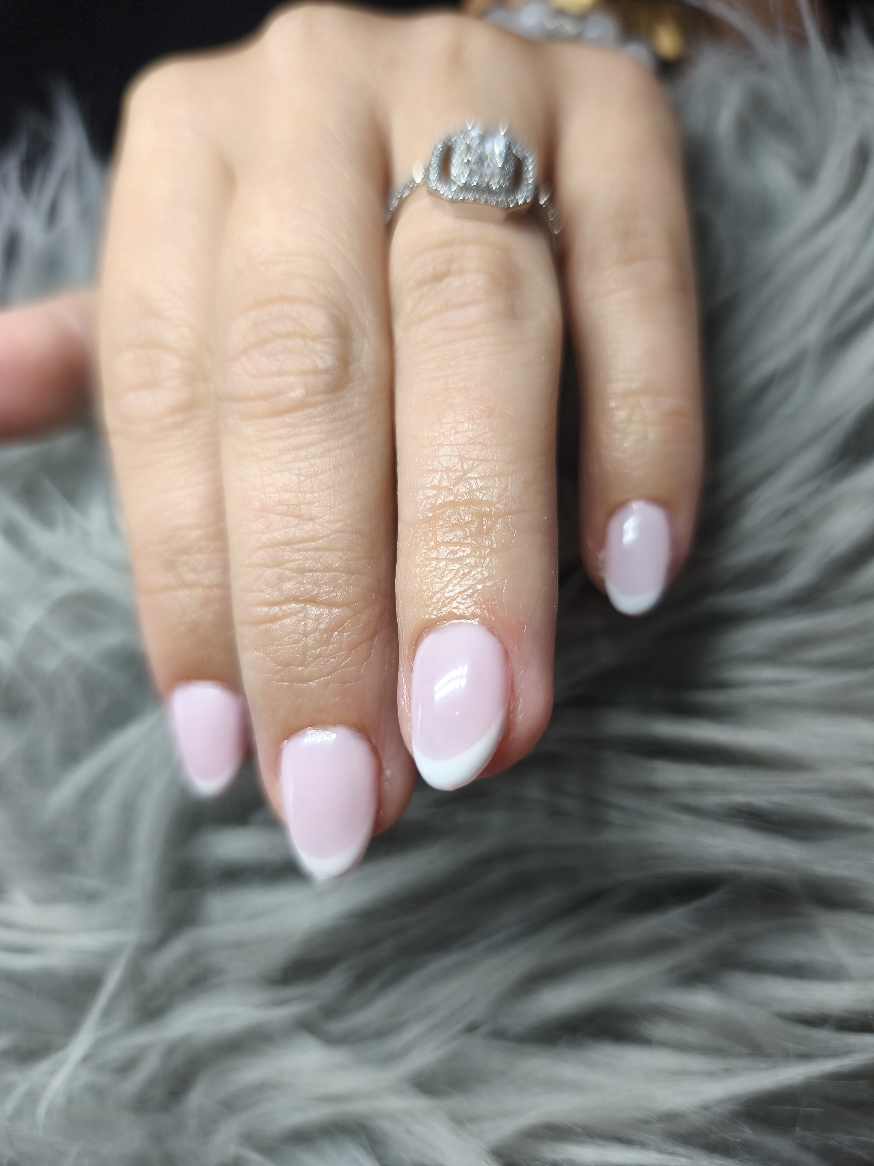 magnifique french, avec une belle base rosé rien de plus simple et épuré 💅
