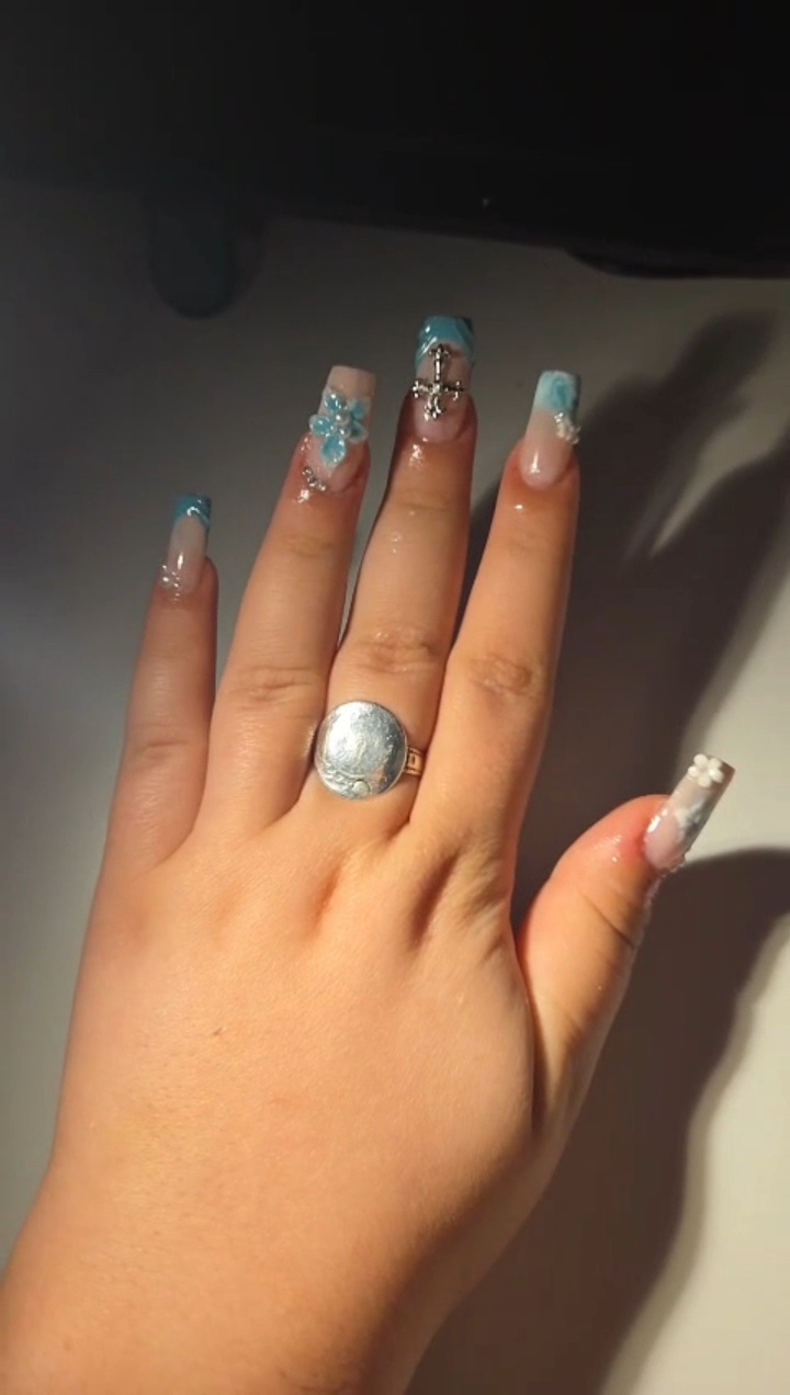 Manucure faite sur moi même 🥰