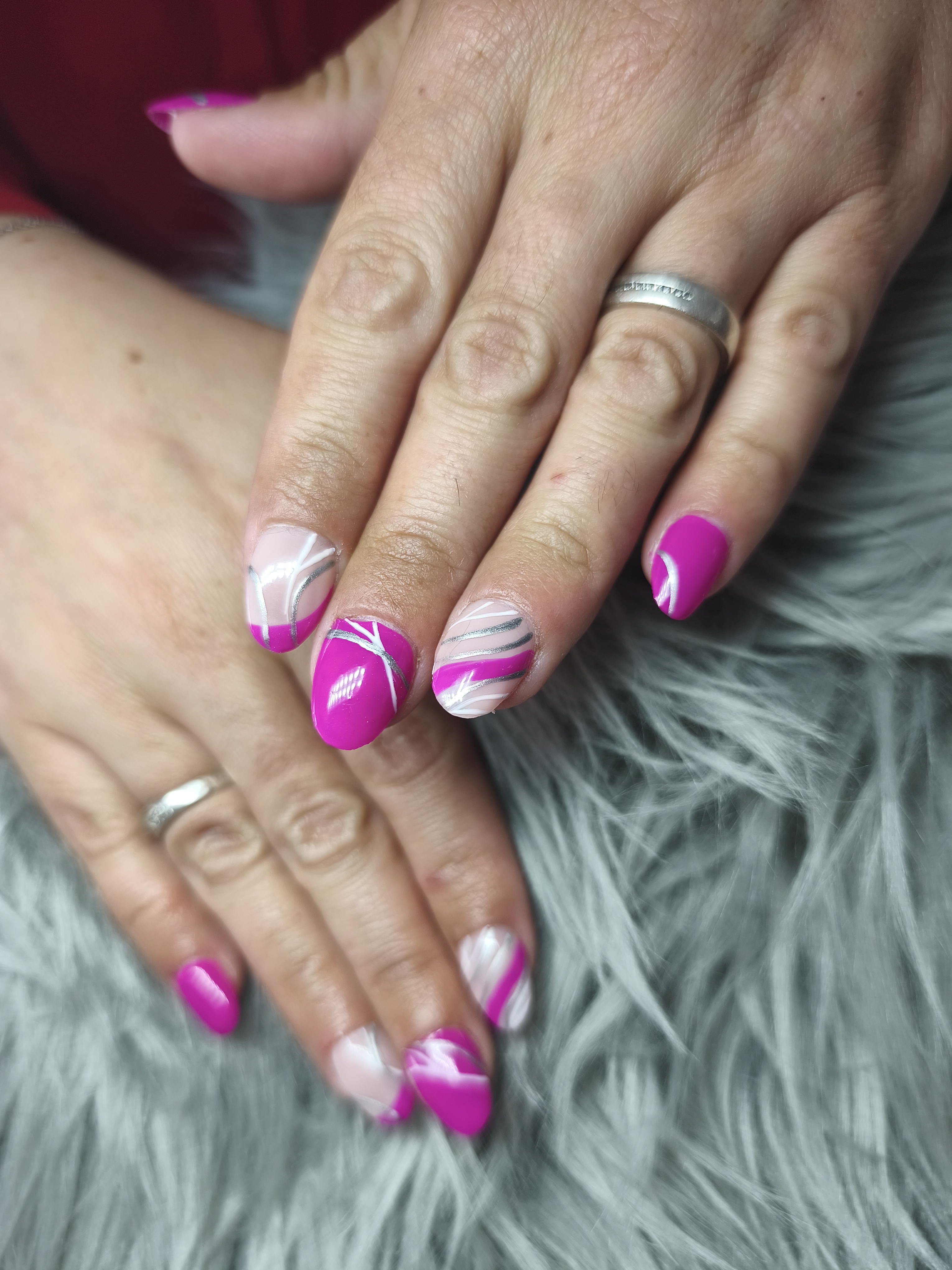 Semi Permanent, avec petit liseré metalique 💅