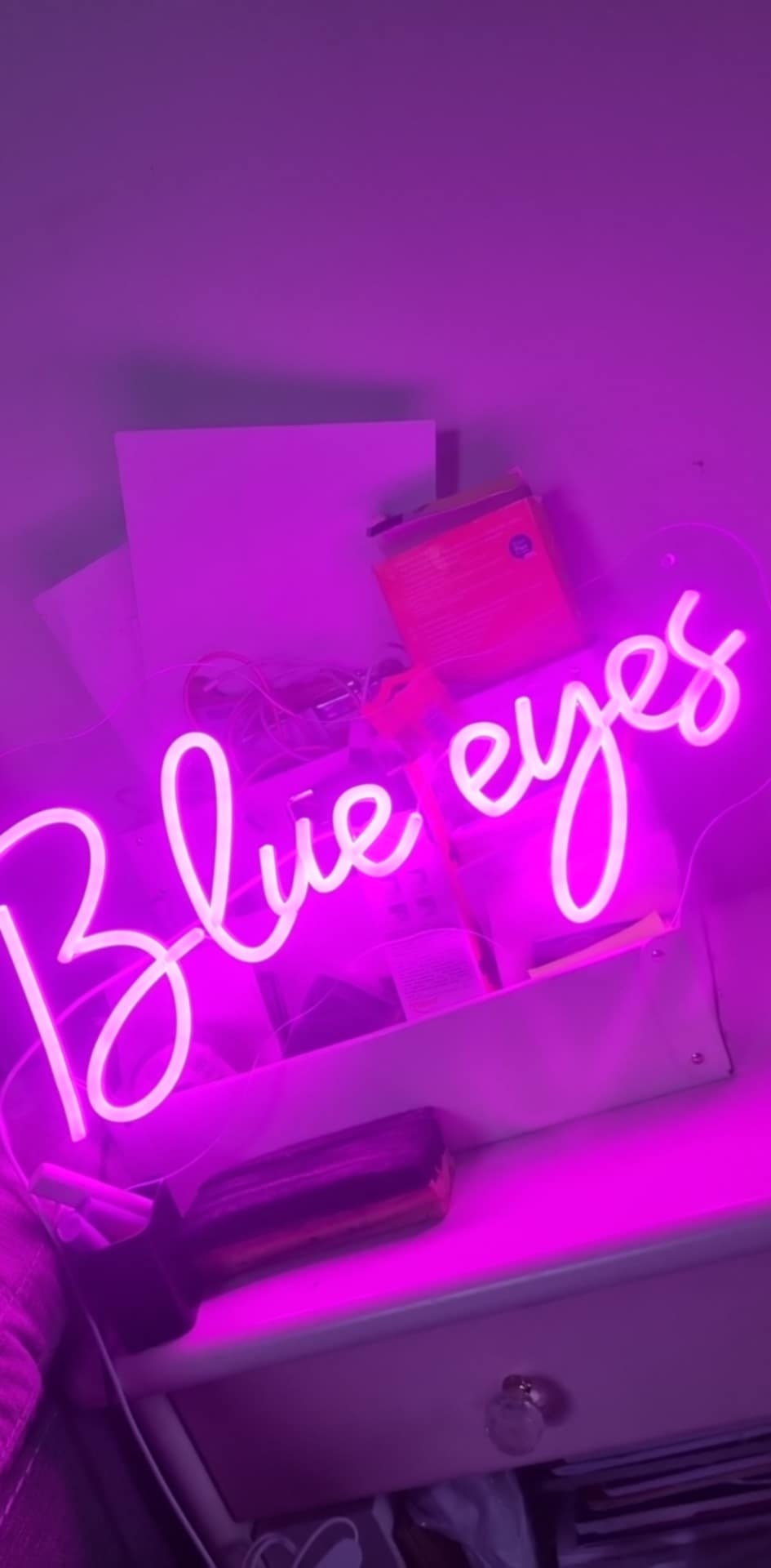 blue_eyes