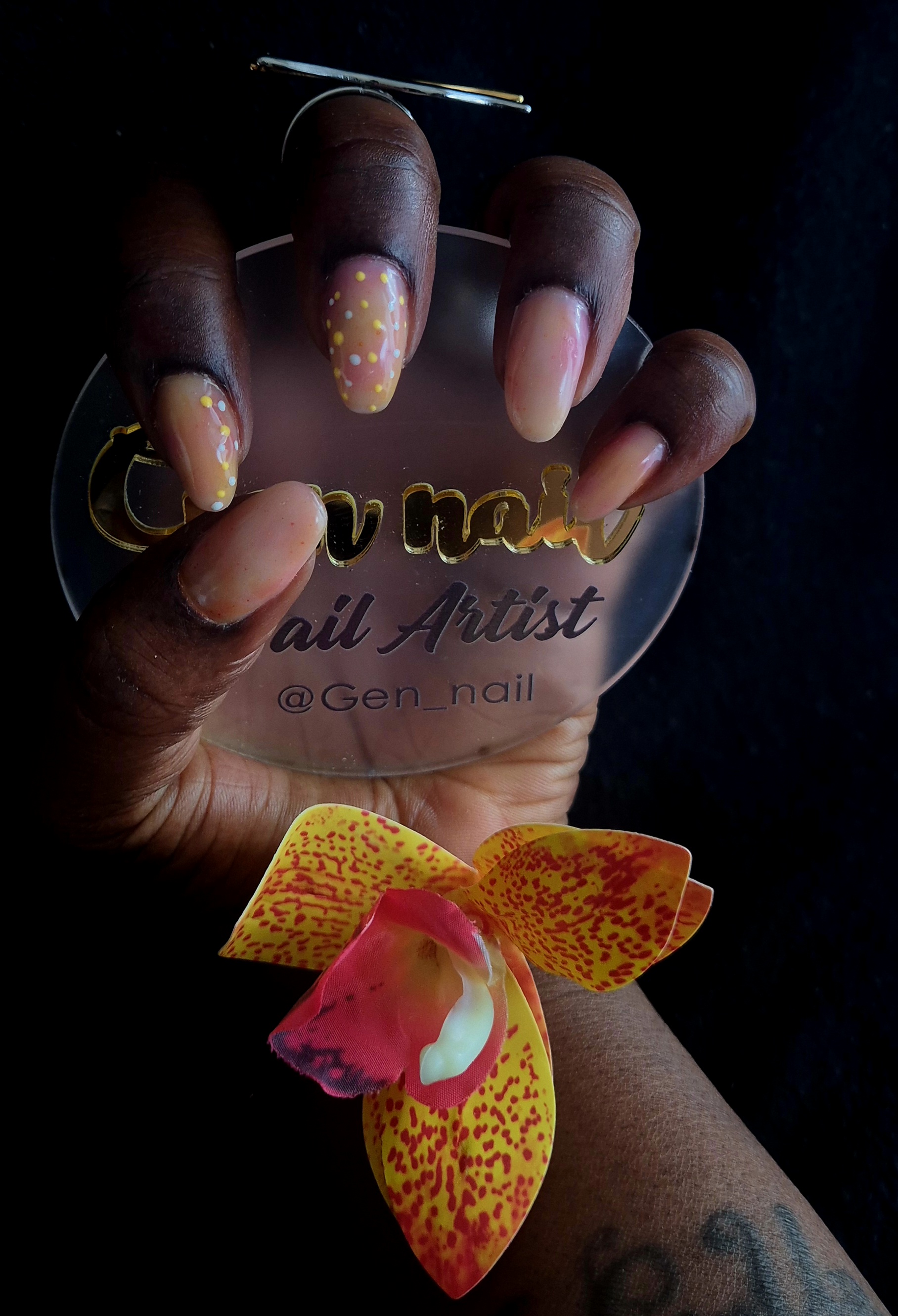 Gainage au gel sur ongles naturels